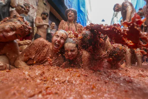 스페인 토마토 축제 파티 La Tomatina 역사, 유래부터 의미, 시기, 장소, 사망이슈까지 총정리